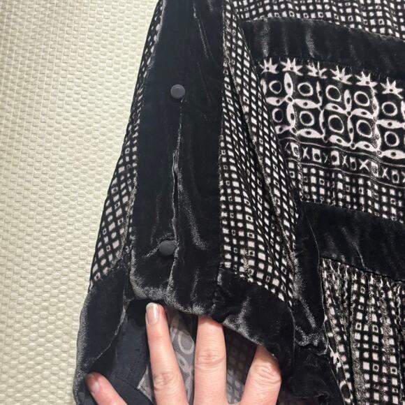 BCBGMAXAZRIA Silk Blend Velvet Burnout Tunic Dress Sz S Button Boho Whimsigoth - Picture 3 of 9